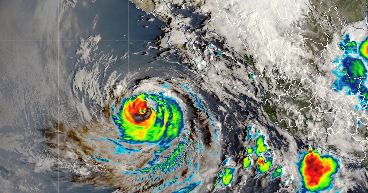Imagen satelital del huracán Rachel frente al Pacífico mexicano